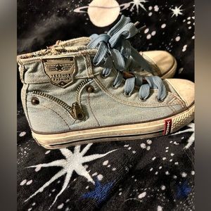 Yeeshow converse zipper high tops